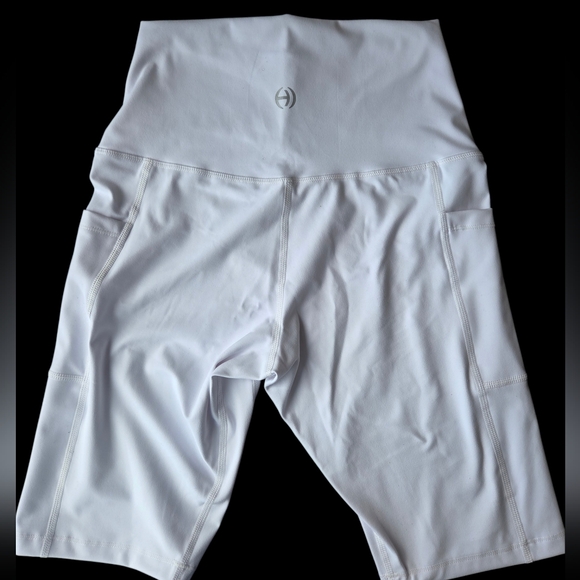 High-Waist White Women’s Active Bike/yoga Shorts with Side Pockets - Picture 2 of 4